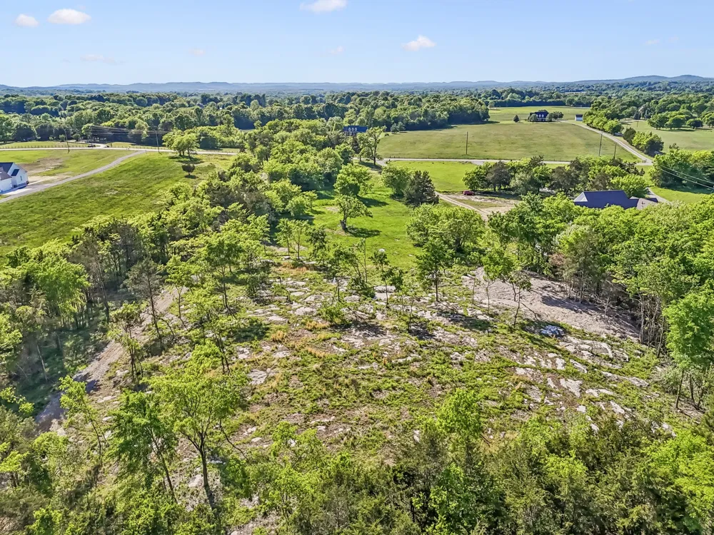 10567 Versailles Rd Rockvale, TN 37153