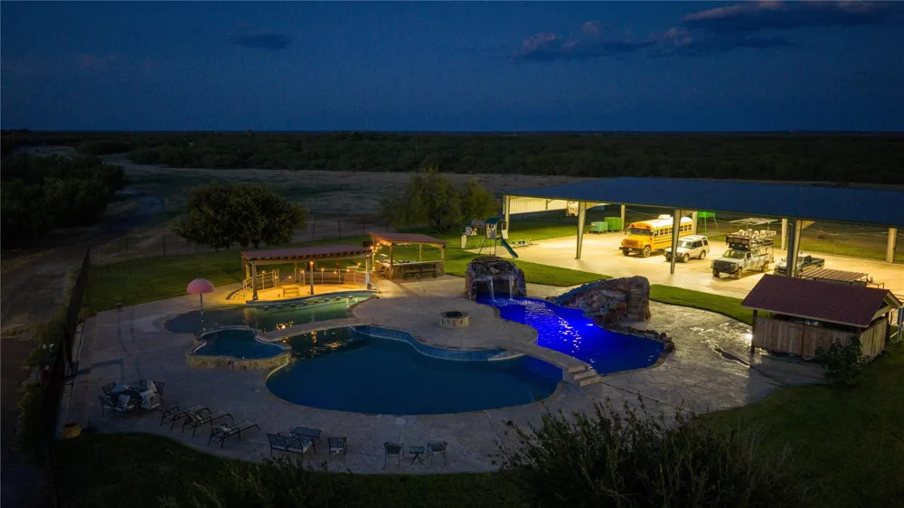 3745 Cr 4006 Crystal City, TX 78839