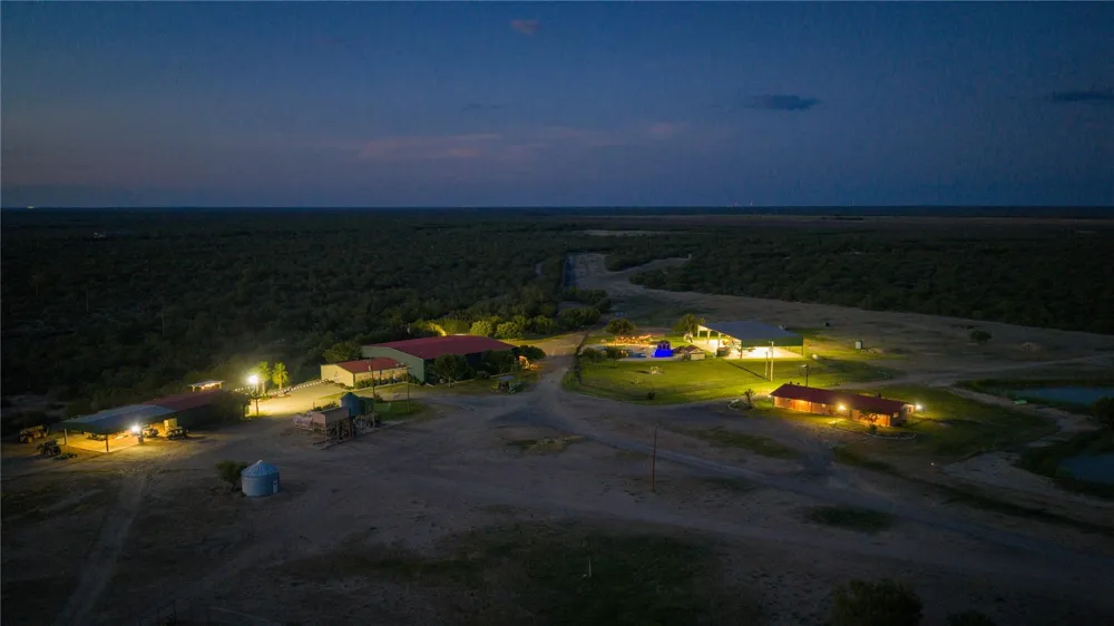 3745 Cr 4006 Crystal City, TX 78839