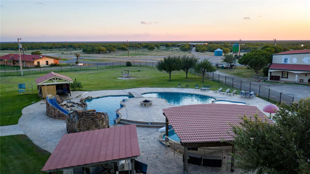 3745 Cr 4006 Crystal City, TX 78839