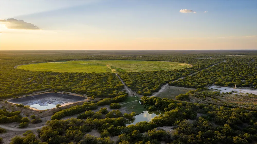 3745 Cr 4006 Crystal City, TX 78839