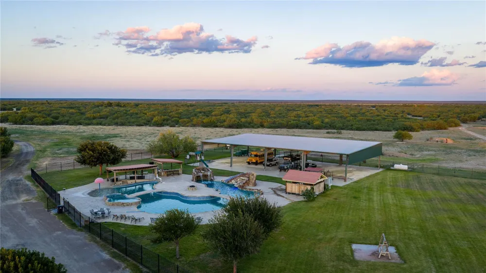 3745 Cr 4006 Crystal City, TX 78839