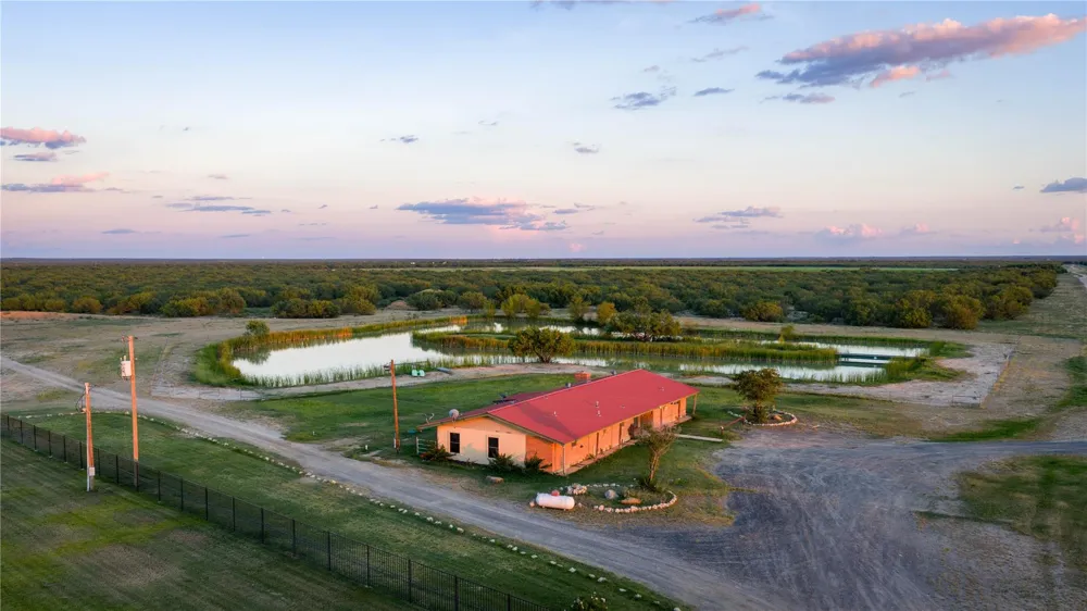 3745 Cr 4006 Crystal City, TX 78839
