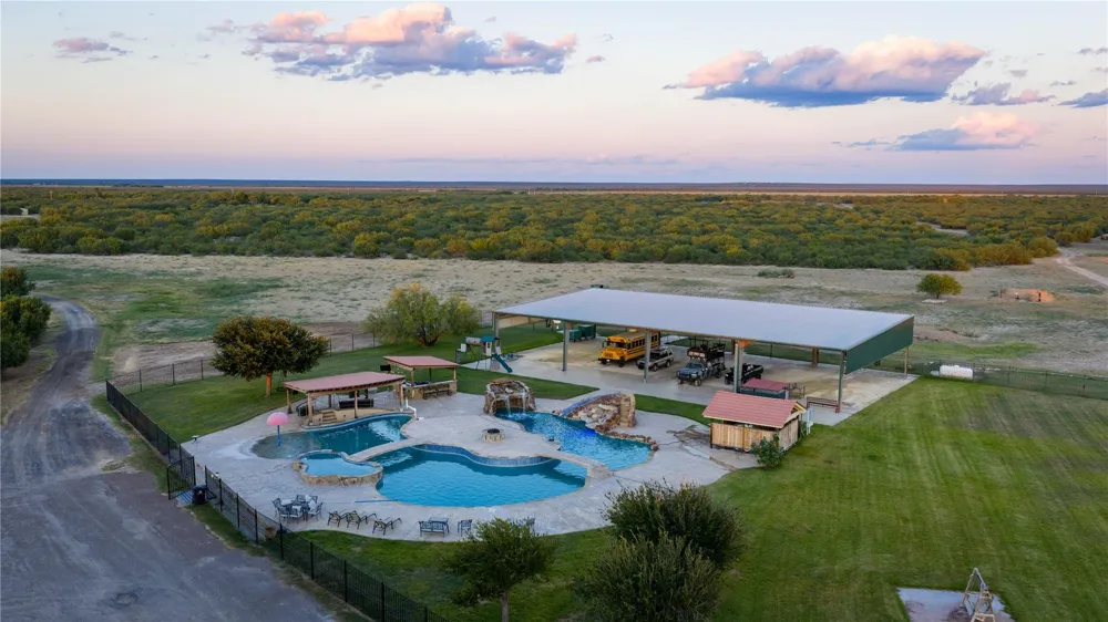 3745 Cr 4006 Crystal City, TX 78839