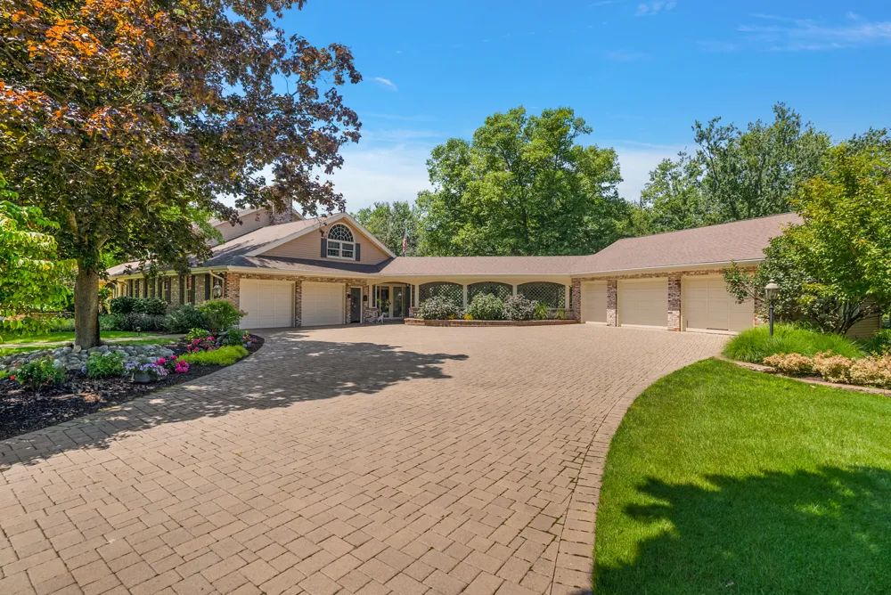 6130 Eidson Road Royalton Township, MI 49085