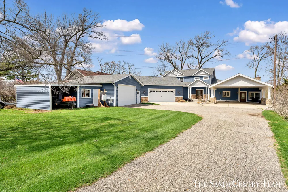 7 Circle Drive Fruitport Charter Township, MI 49415