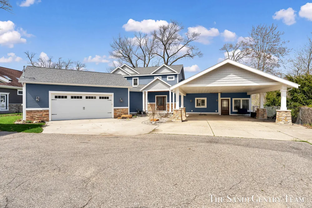 7 Circle Drive Fruitport Charter Township, MI 49415