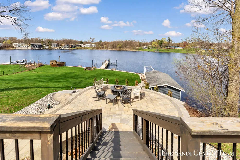 7 Circle Drive Fruitport Charter Township, MI 49415