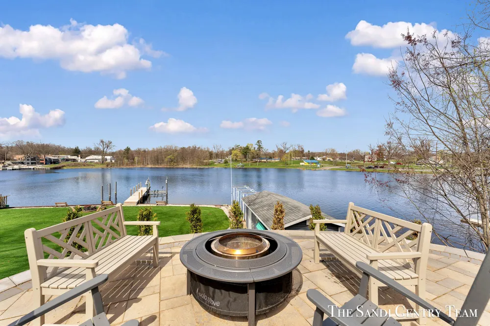 7 Circle Drive Fruitport Charter Township, MI 49415