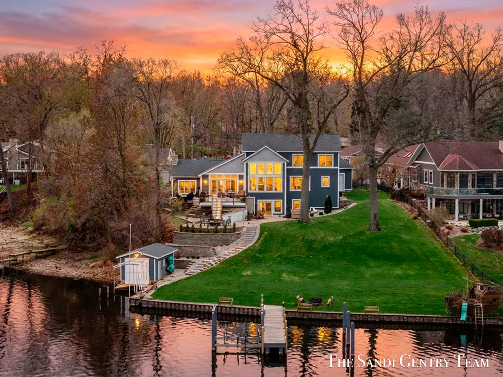 7 Circle Drive Fruitport Charter Township, MI 49415