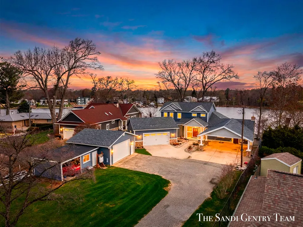 7 Circle Drive Fruitport Charter Township, MI 49415