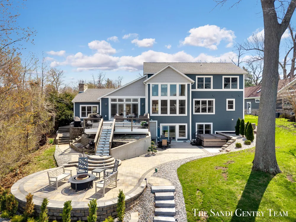 7 Circle Drive Fruitport Charter Township, MI 49415