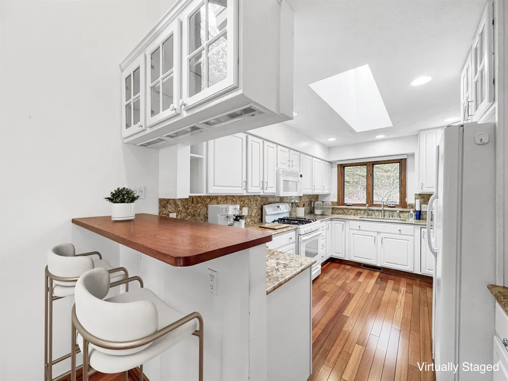 6179 Red Fox Run Peninsula Township, MI 49686