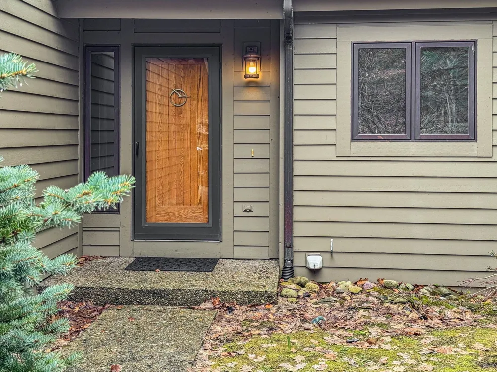 6179 Red Fox Run Peninsula Township, MI 49686