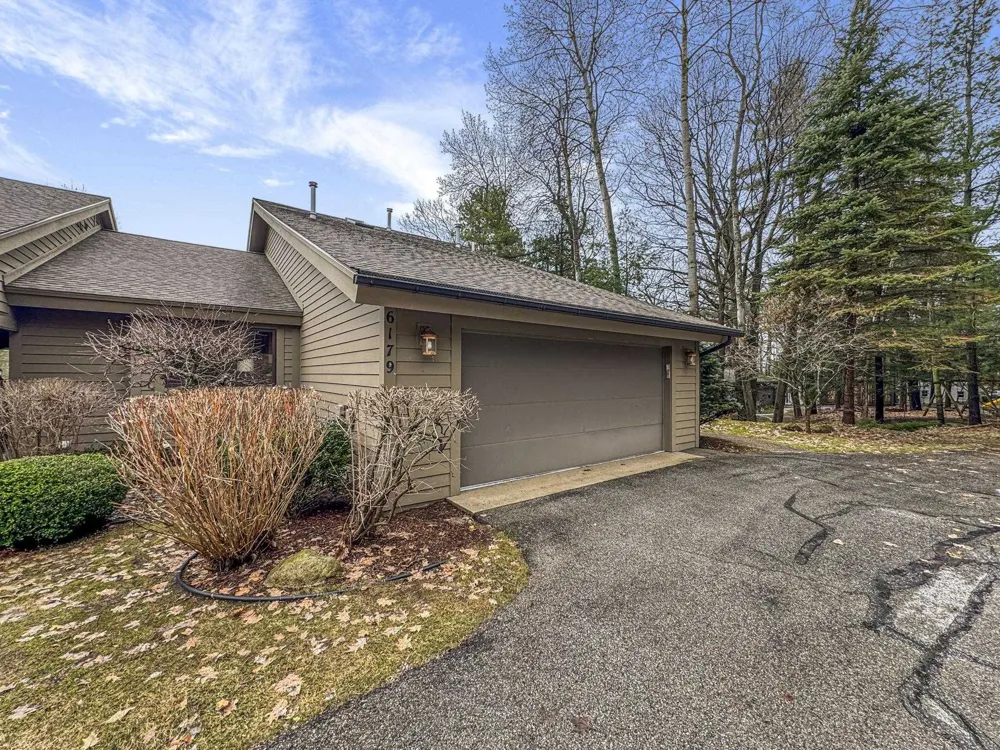 6179 Red Fox Run Peninsula Township, MI 49686