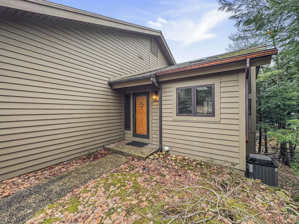 6179 Red Fox Run Peninsula Township, MI 49686