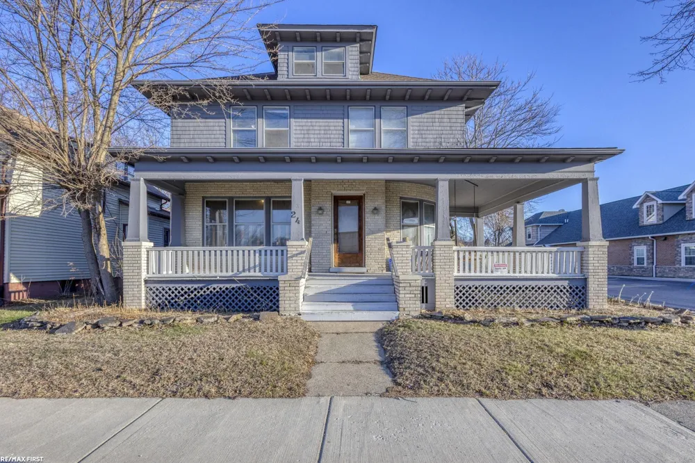 24 Grand Ave Avenue Mt Clemens City, MI 48043