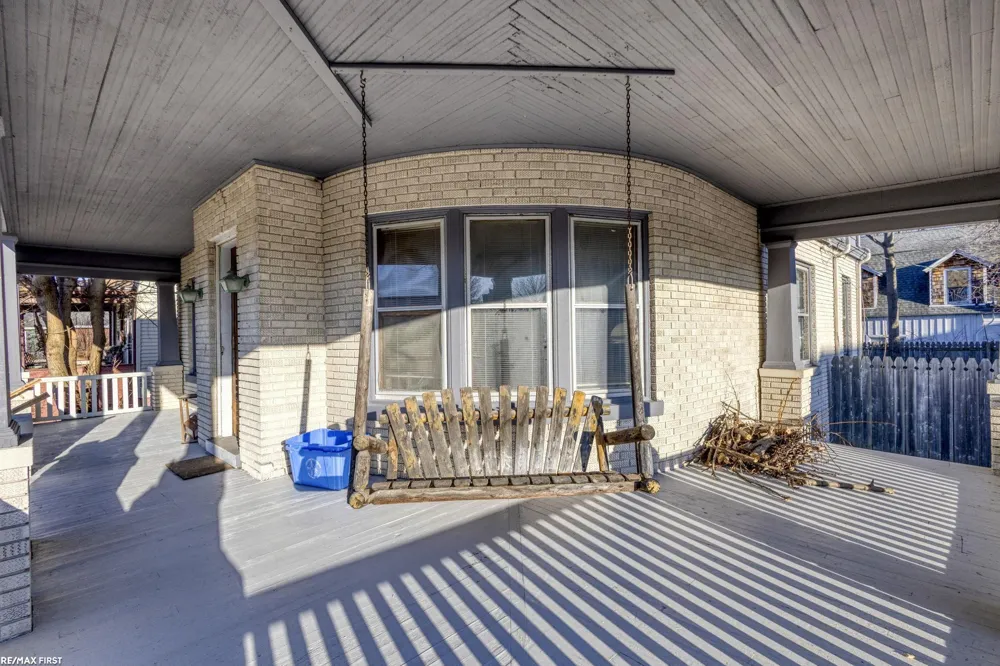 24 Grand Ave Avenue Mt Clemens City, MI 48043