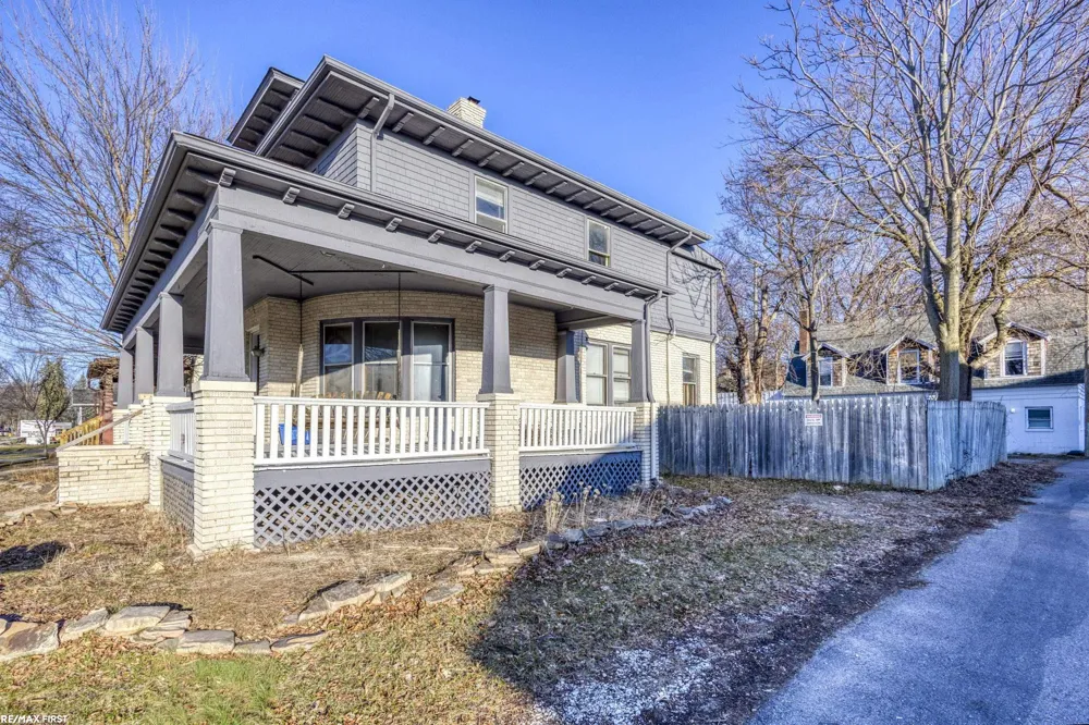 24 Grand Ave Avenue Mt Clemens City, MI 48043