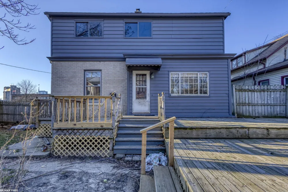 24 Grand Ave Avenue Mt Clemens City, MI 48043