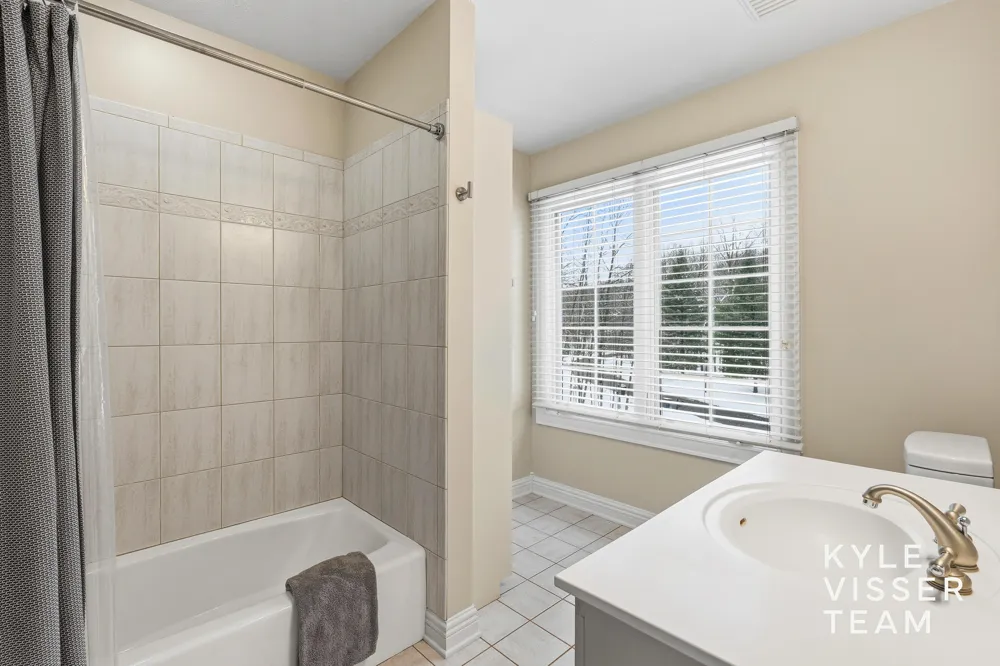 4608 Old Grand River Trail NE Grand Rapids Charter Township, MI 49301