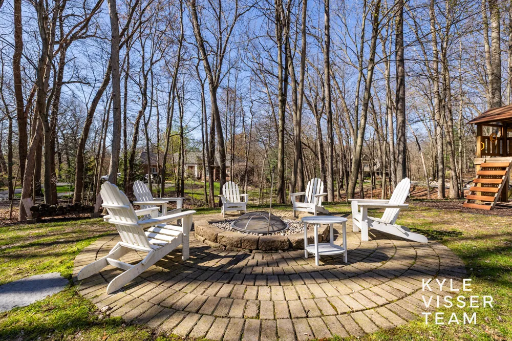 4608 Old Grand River Trail NE Grand Rapids Charter Township, MI 49301