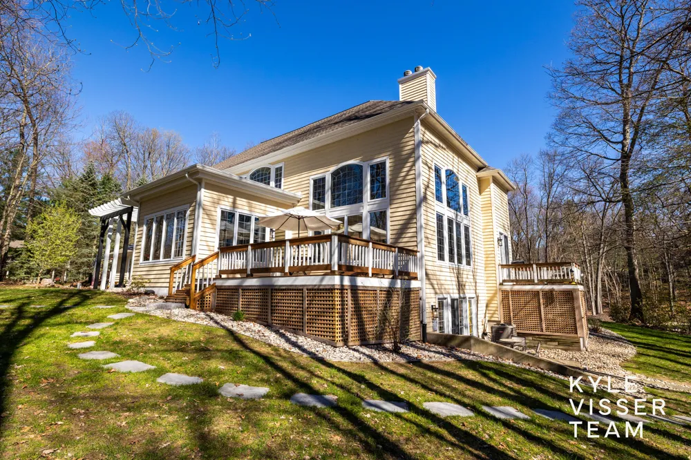 4608 Old Grand River Trail NE Grand Rapids Charter Township, MI 49301