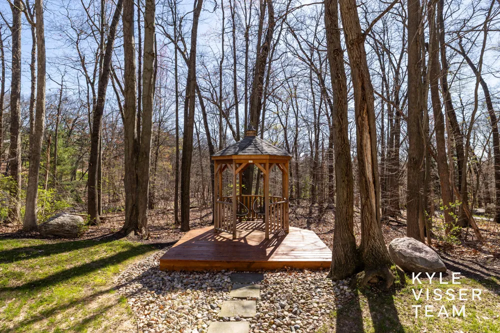 4608 Old Grand River Trail NE Grand Rapids Charter Township, MI 49301