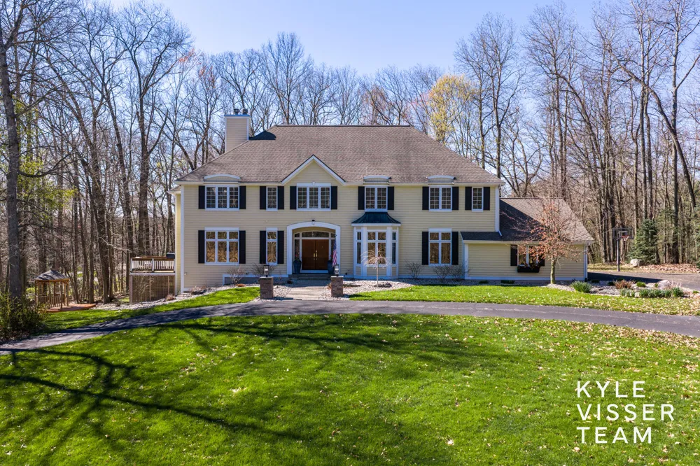 4608 Old Grand River Trail NE Grand Rapids Charter Township, MI 49301
