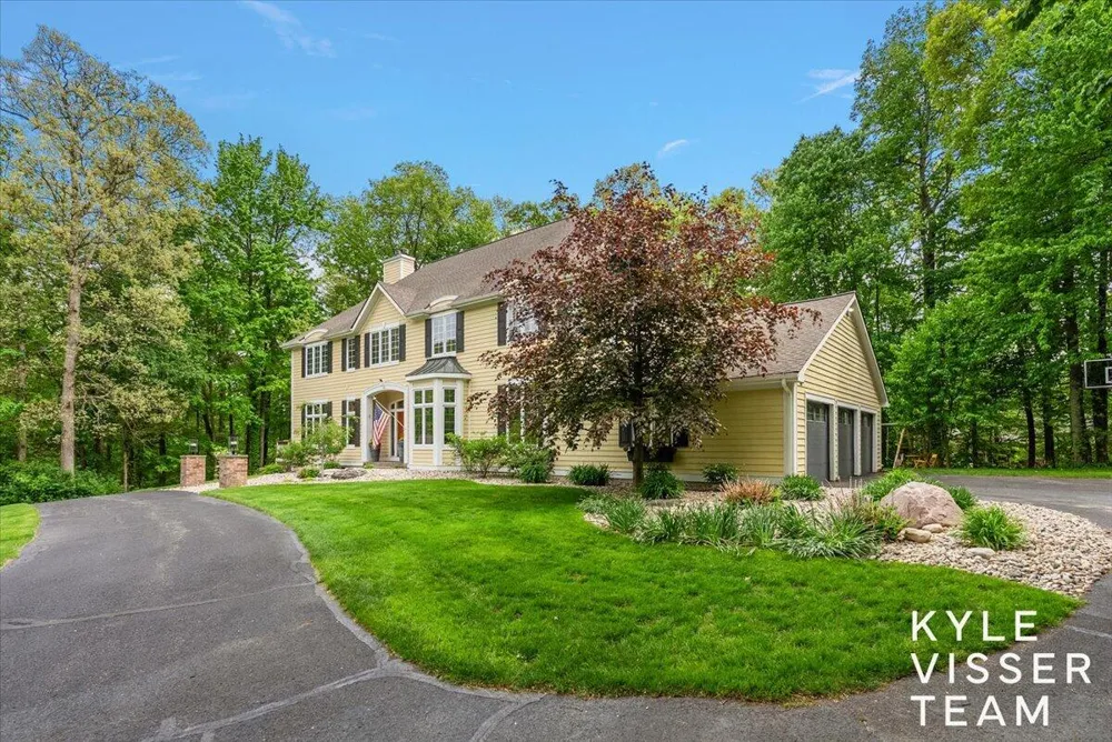 4608 Old Grand River Trail NE Grand Rapids Charter Township, MI 49301