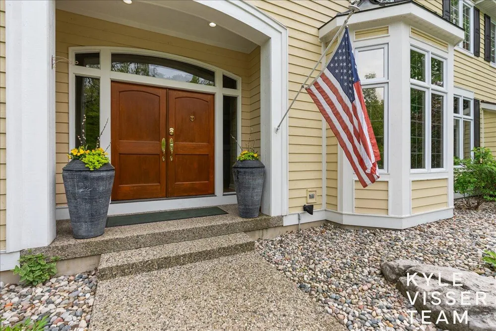 4608 Old Grand River Trail NE Grand Rapids Charter Township, MI 49301