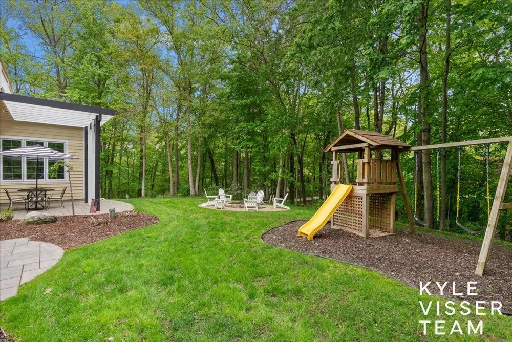 4608 Old Grand River Trail NE Grand Rapids Charter Township, MI 49301