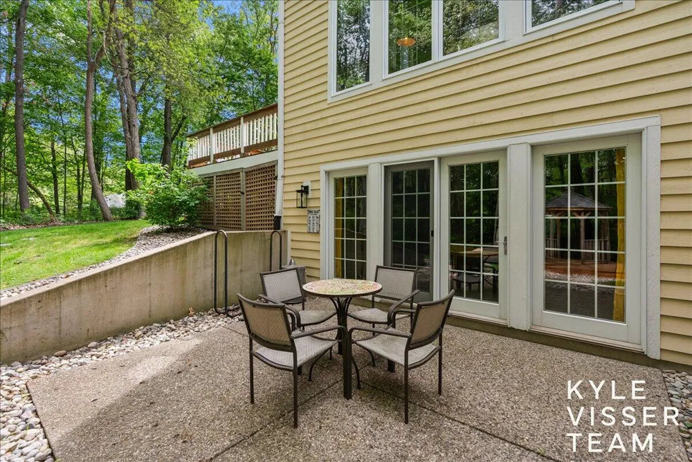 4608 Old Grand River Trail NE Grand Rapids Charter Township, MI 49301
