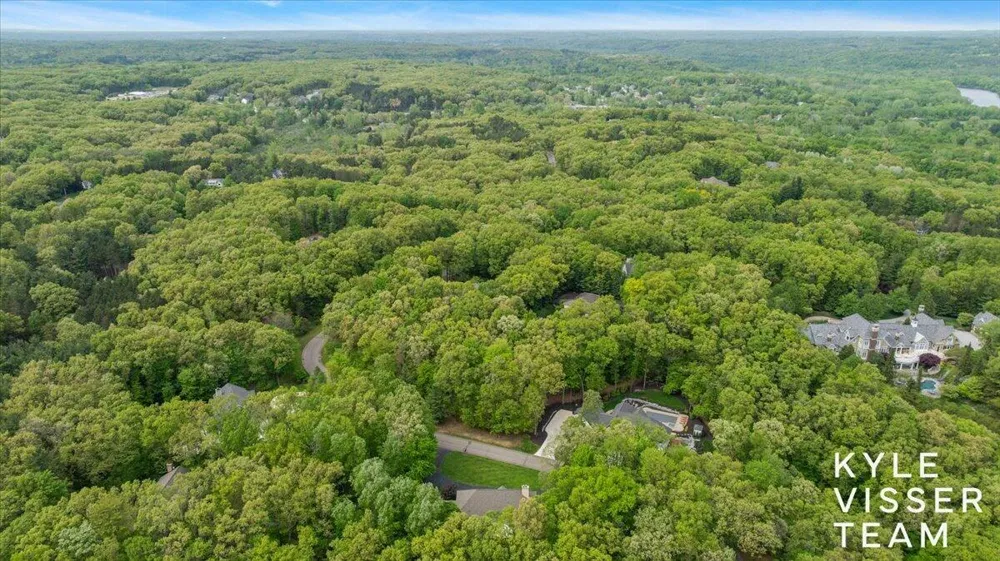 4608 Old Grand River Trail NE Grand Rapids Charter Township, MI 49301