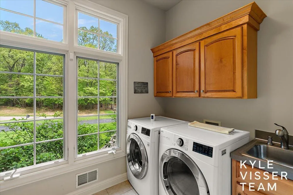 4608 Old Grand River Trail NE Grand Rapids Charter Township, MI 49301