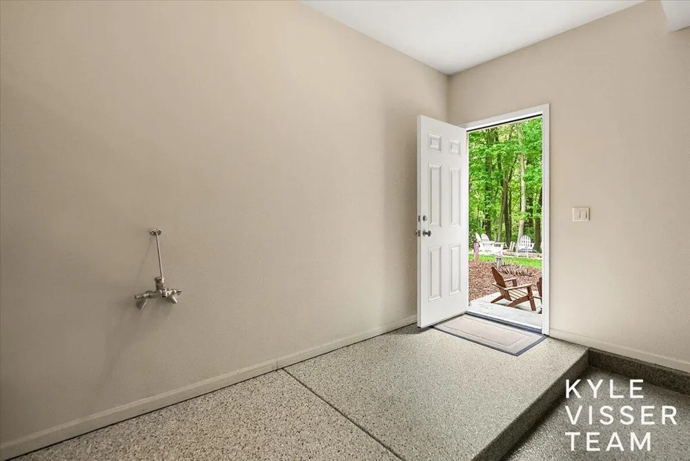 4608 Old Grand River Trail NE Grand Rapids Charter Township, MI 49301