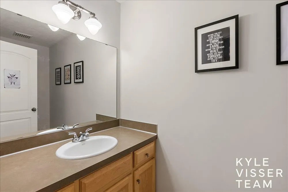 4608 Old Grand River Trail NE Grand Rapids Charter Township, MI 49301