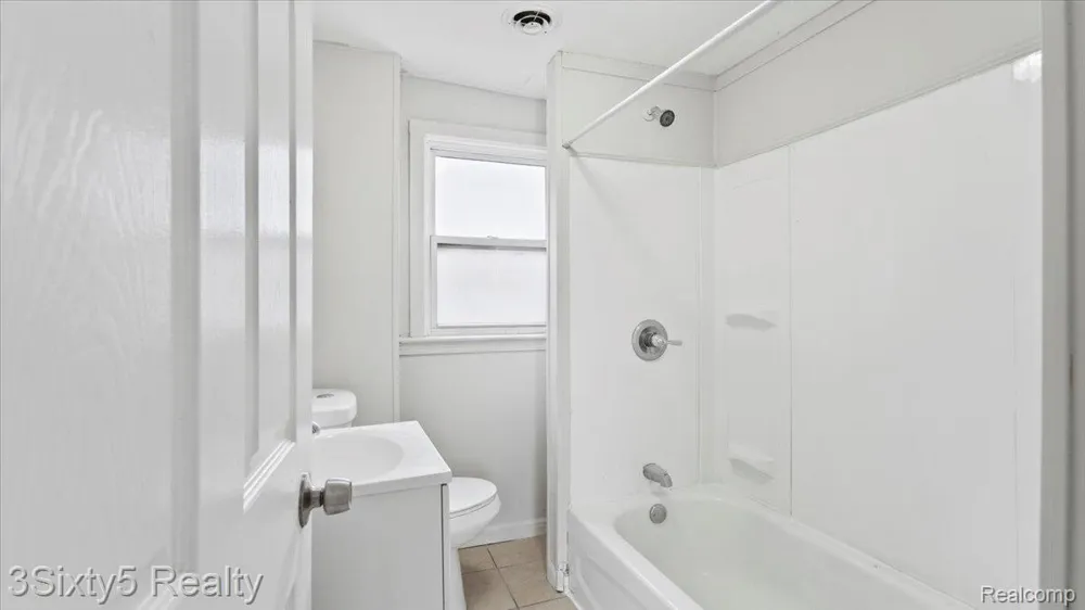 79 E E Pleasant Street River Rouge City, MI 48218