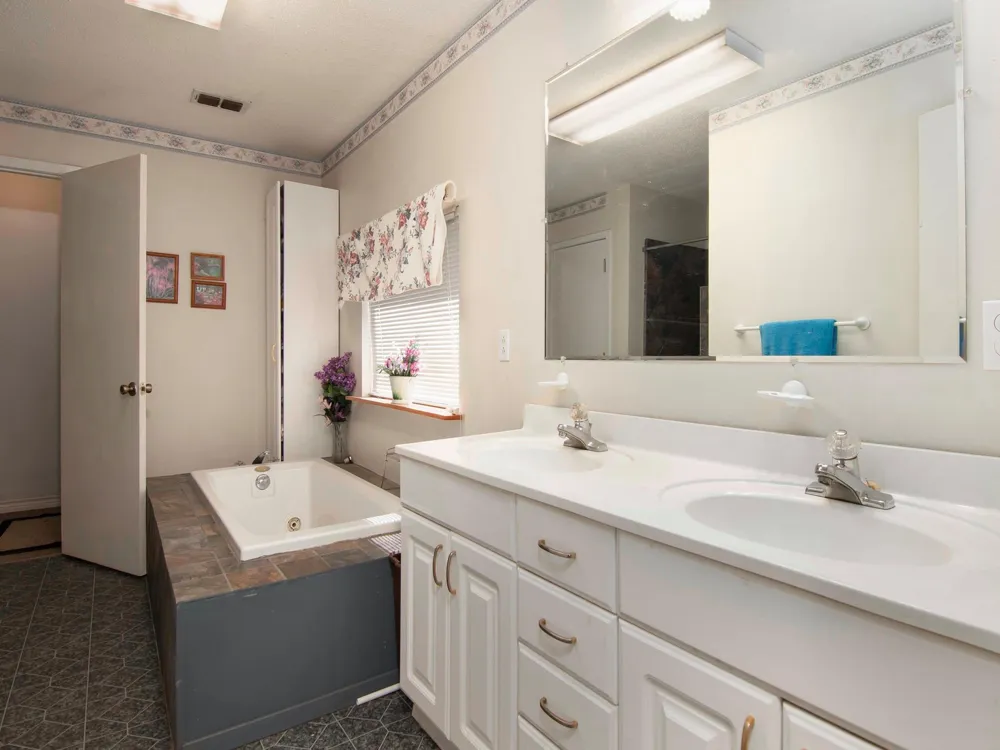 225 Oak Forest Drive Crockett, TX 75835