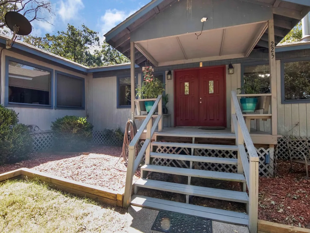 225 Oak Forest Drive Crockett, TX 75835