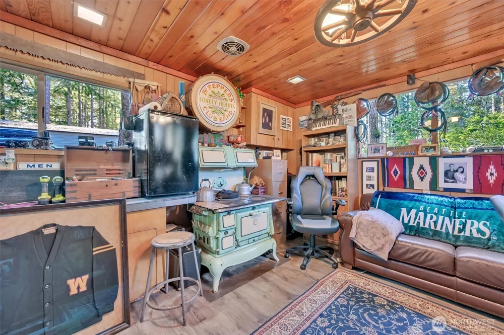 2851 E Mason Lake Drive E Grapeview, WA 98546