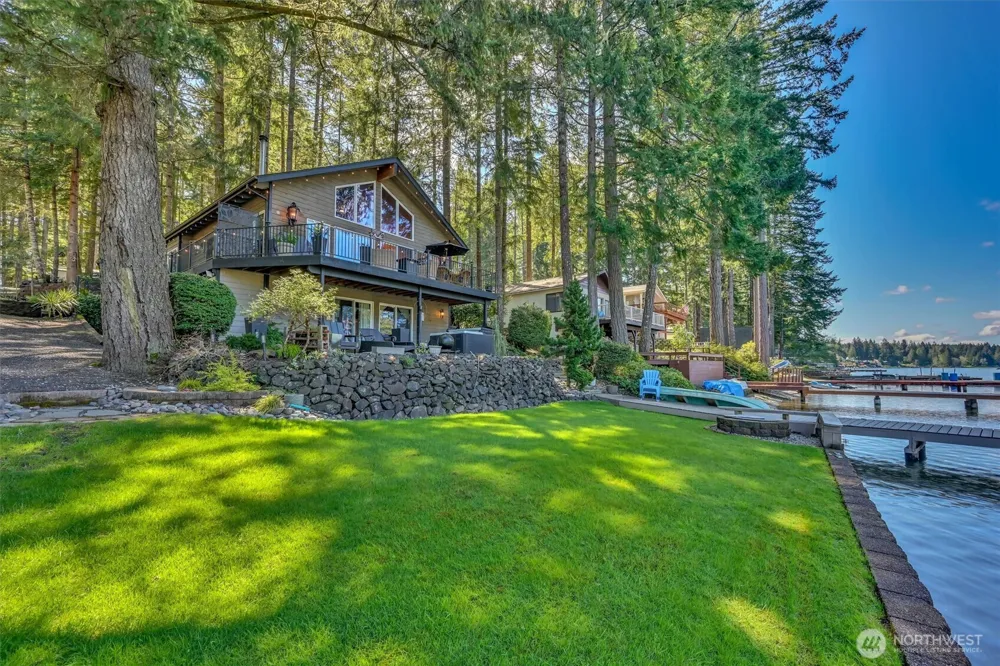 2851 E Mason Lake Drive E Grapeview, WA 98546