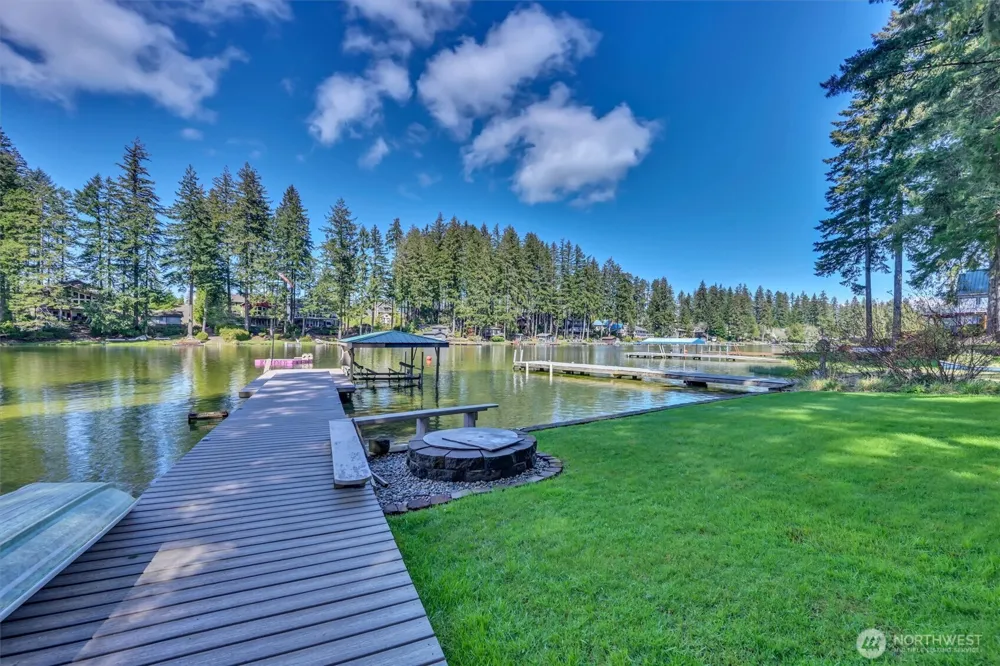 2851 E Mason Lake Drive E Grapeview, WA 98546