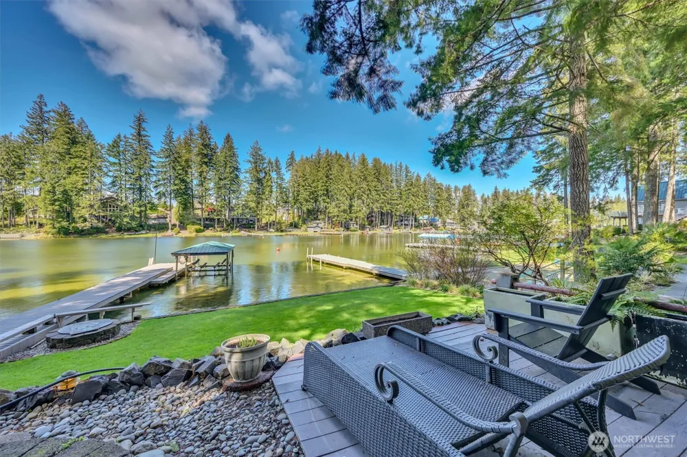 2851 E Mason Lake Drive E Grapeview, WA 98546