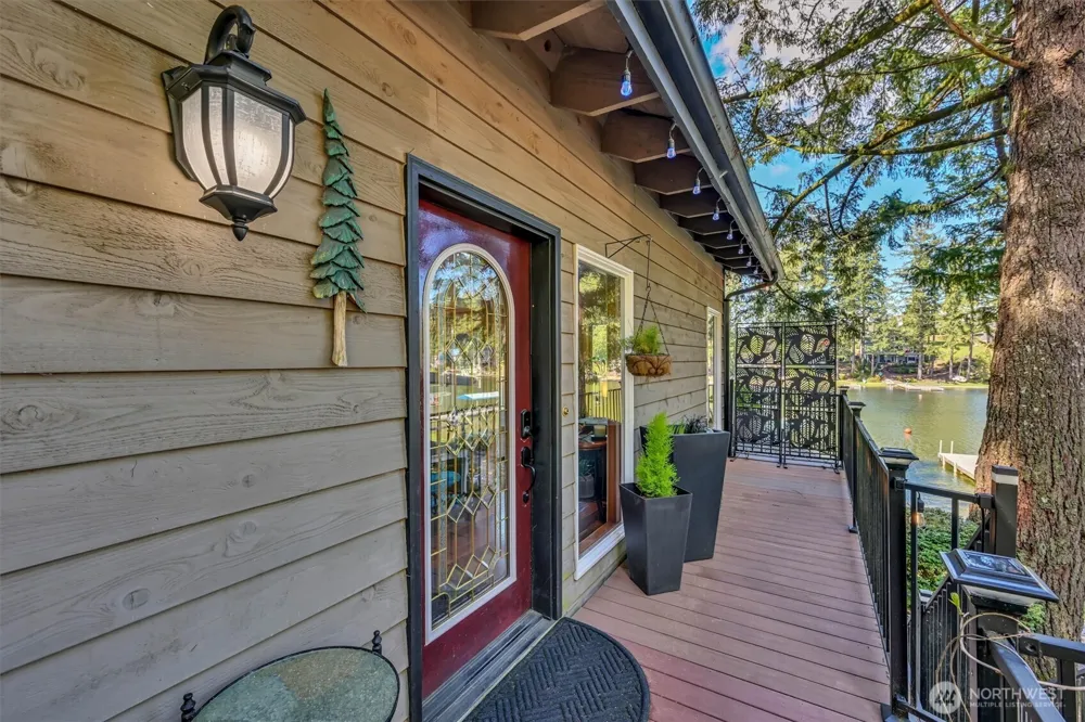 2851 E Mason Lake Drive E Grapeview, WA 98546