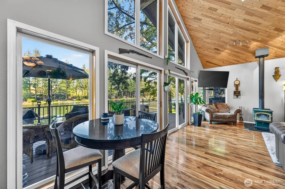 2851 E Mason Lake Drive E Grapeview, WA 98546