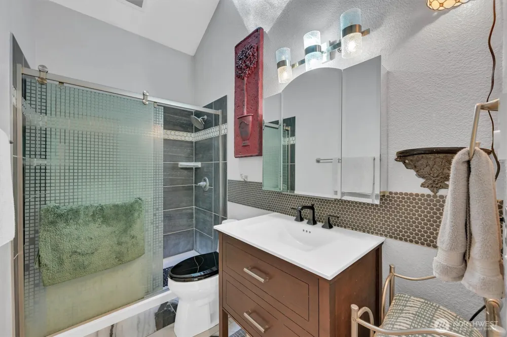 2851 E Mason Lake Drive E Grapeview, WA 98546