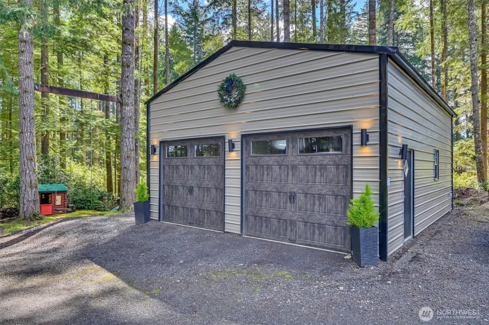 2851 E Mason Lake Drive E Grapeview, WA 98546