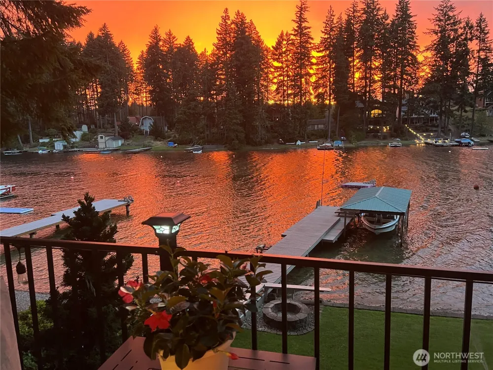2851 E Mason Lake Drive E Grapeview, WA 98546