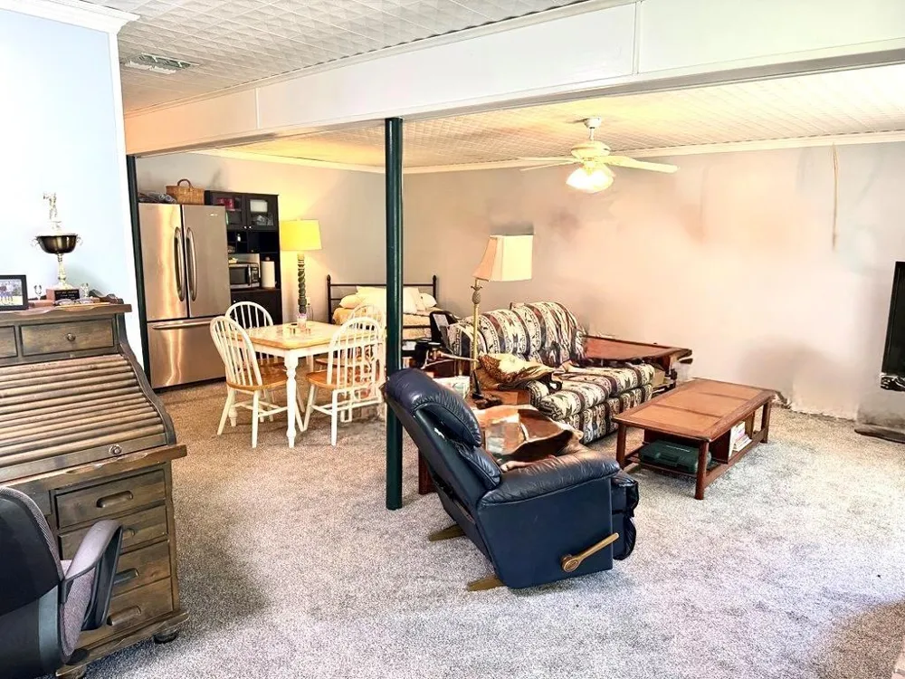 170 Crestwood Drive Burkeville, TX 75932